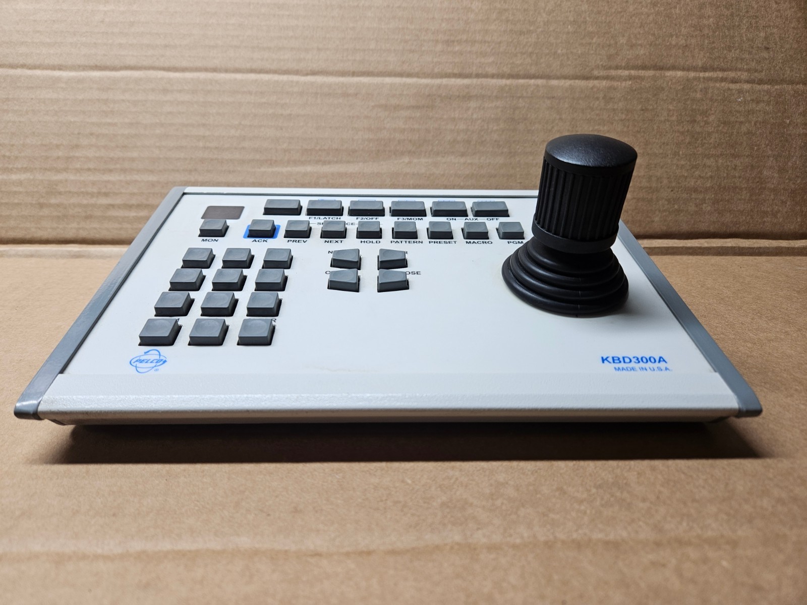 PELCO KBD300A INDUSTRIAL UNIVERSAL JOYSTICK CONTROLLER KEYBOARD 1.5W 12V 50/60H