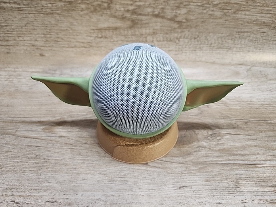 OTTERBOX SPEAKER Green/Blue Yoda **No Charger**