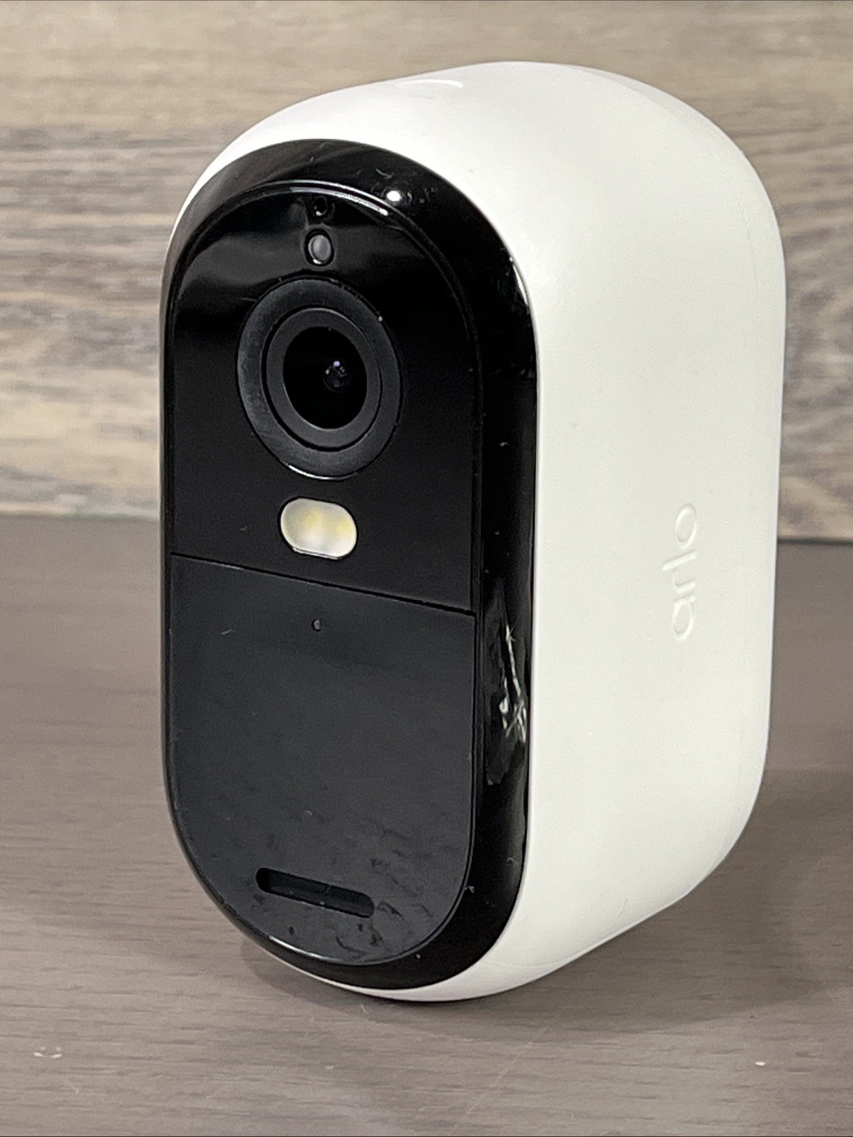 Arlo Essentials Add On 2K SecurityCamera, VMC3050, w/Solar Panel VMA6600