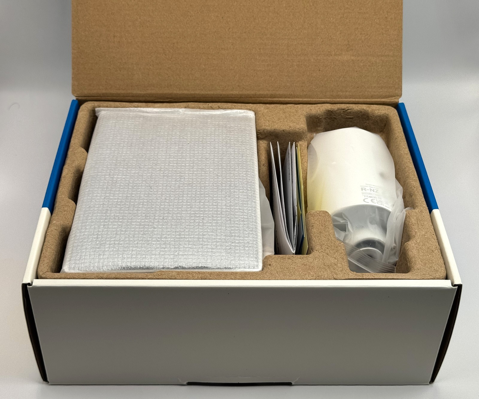 TP-Link Tapo SolarCam C402 Kit, Outdoor Battery Camera with Solar Panel Base