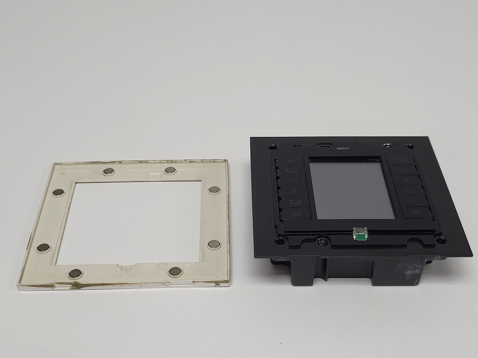 RTI KX2 In-Wall 2.8″ Touch Display Panel Home Controller, Ethernet, PoE