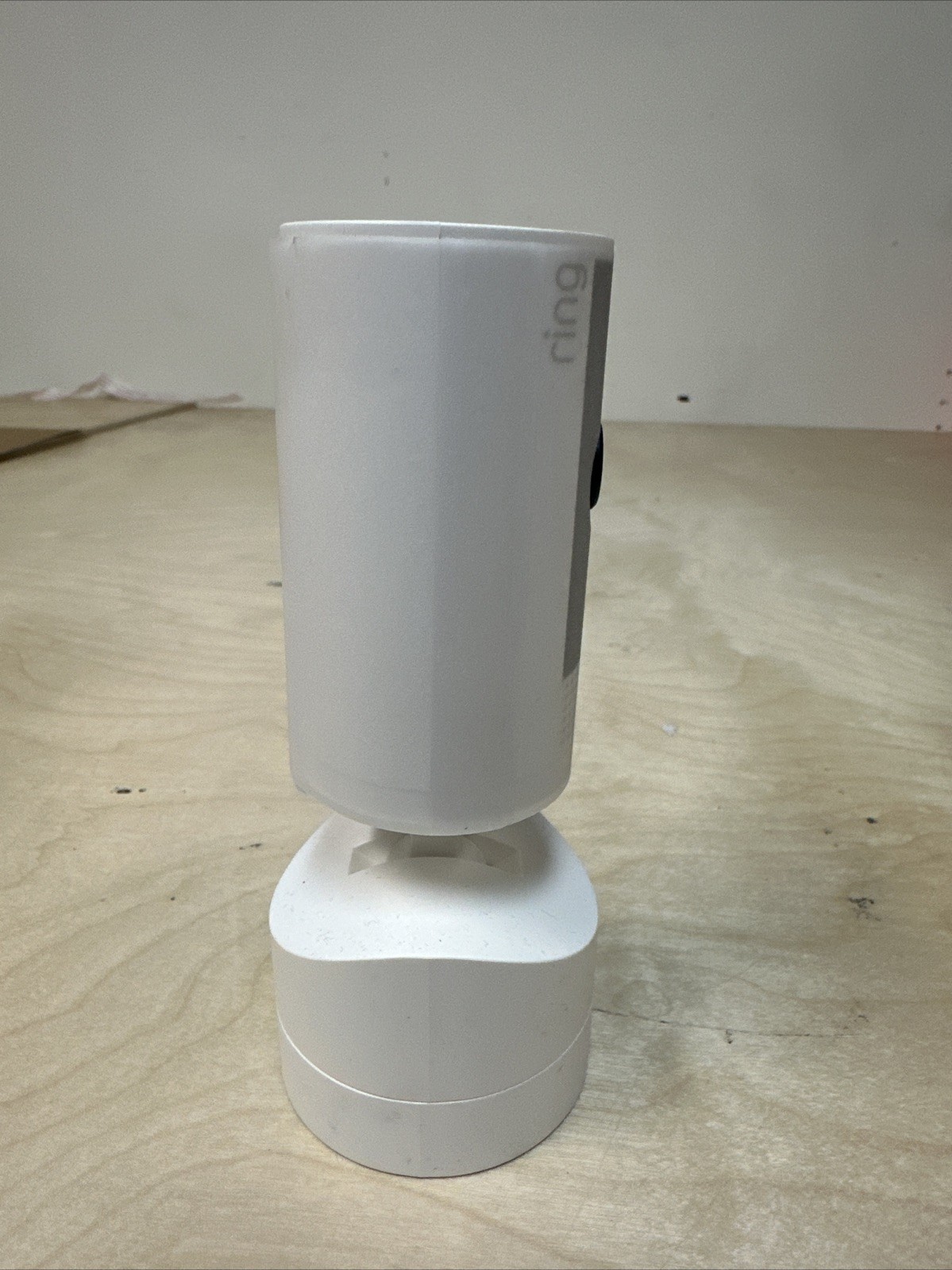 Ring 5F93F2 White Compact Pan-Tilt Indoor Security Surveillance Camera