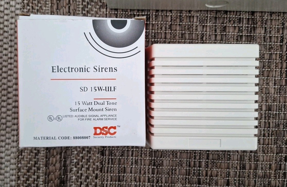DSC PowerSeries #0602 DC KIT-120 NO KEYBOARD SOLD AS IS -PARTS SHOWN