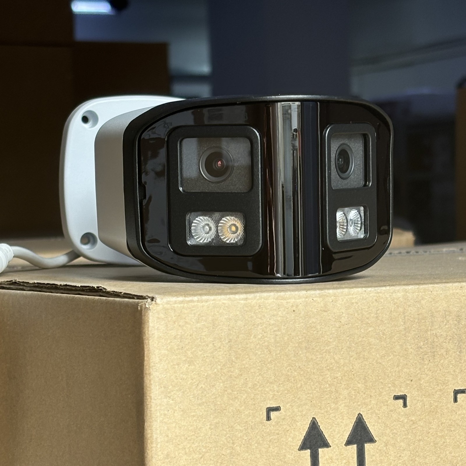 Vikylin 4MP Dual-Lens 180° Panoramic Dual Light Full Color IP Camera 2-Way Audio