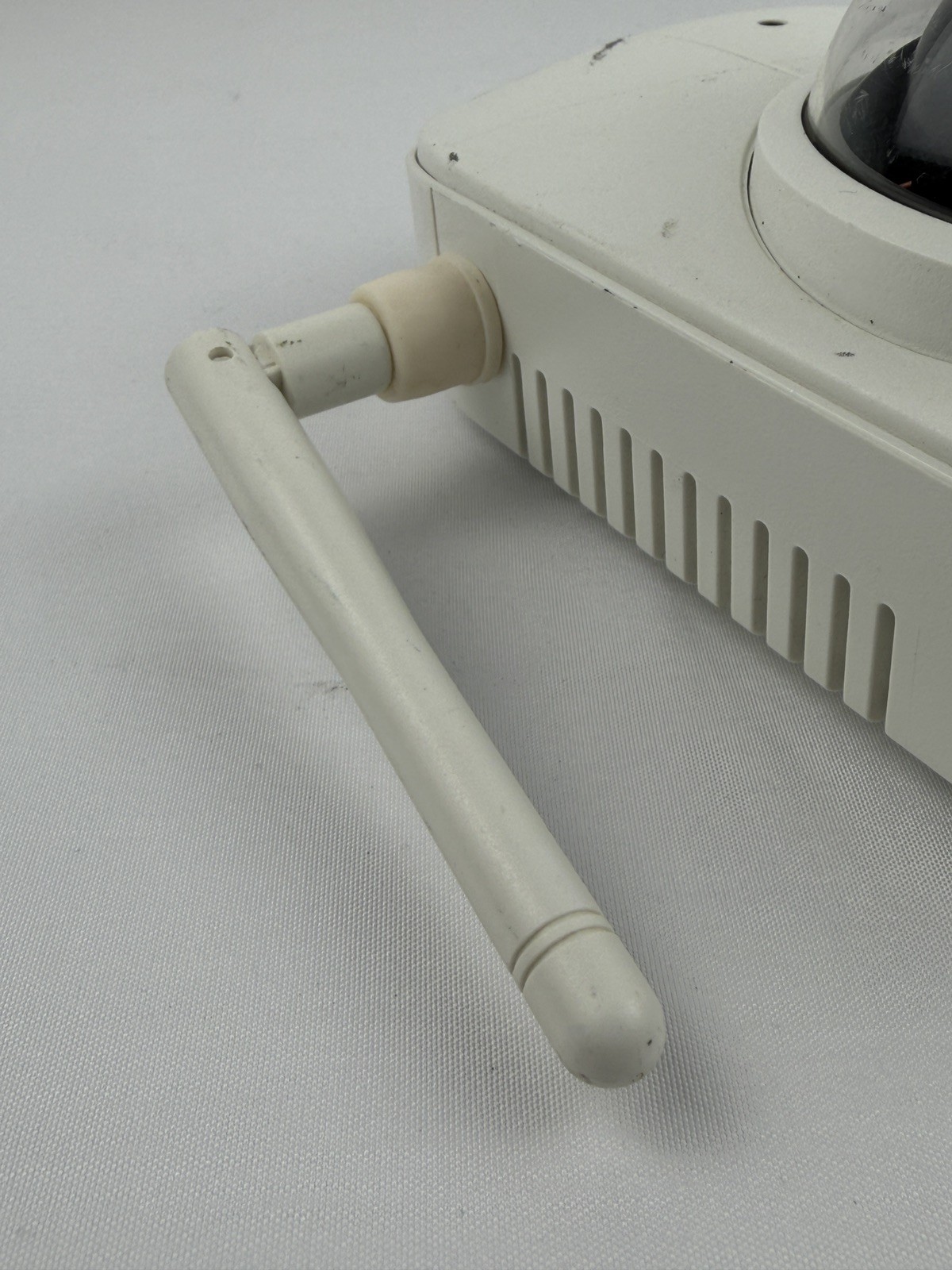SERCOMM WIRELESS WIRED INDOOR IP SECURITY CAMERA RC8230D – NO CORDS INCLUDED