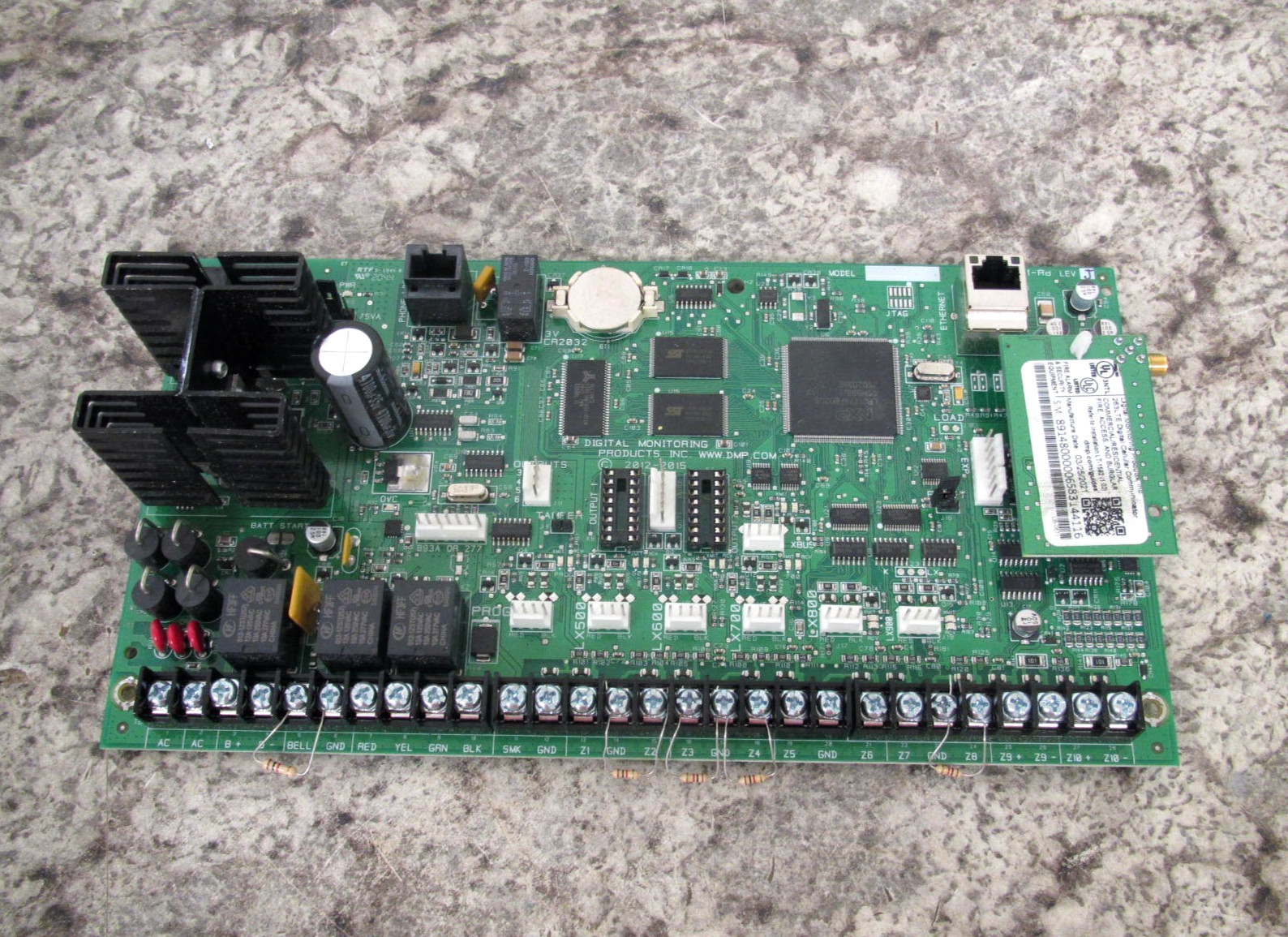 DMP Digital Monitoring Products XR550DN Alarm Control Panel Circuit Board Used