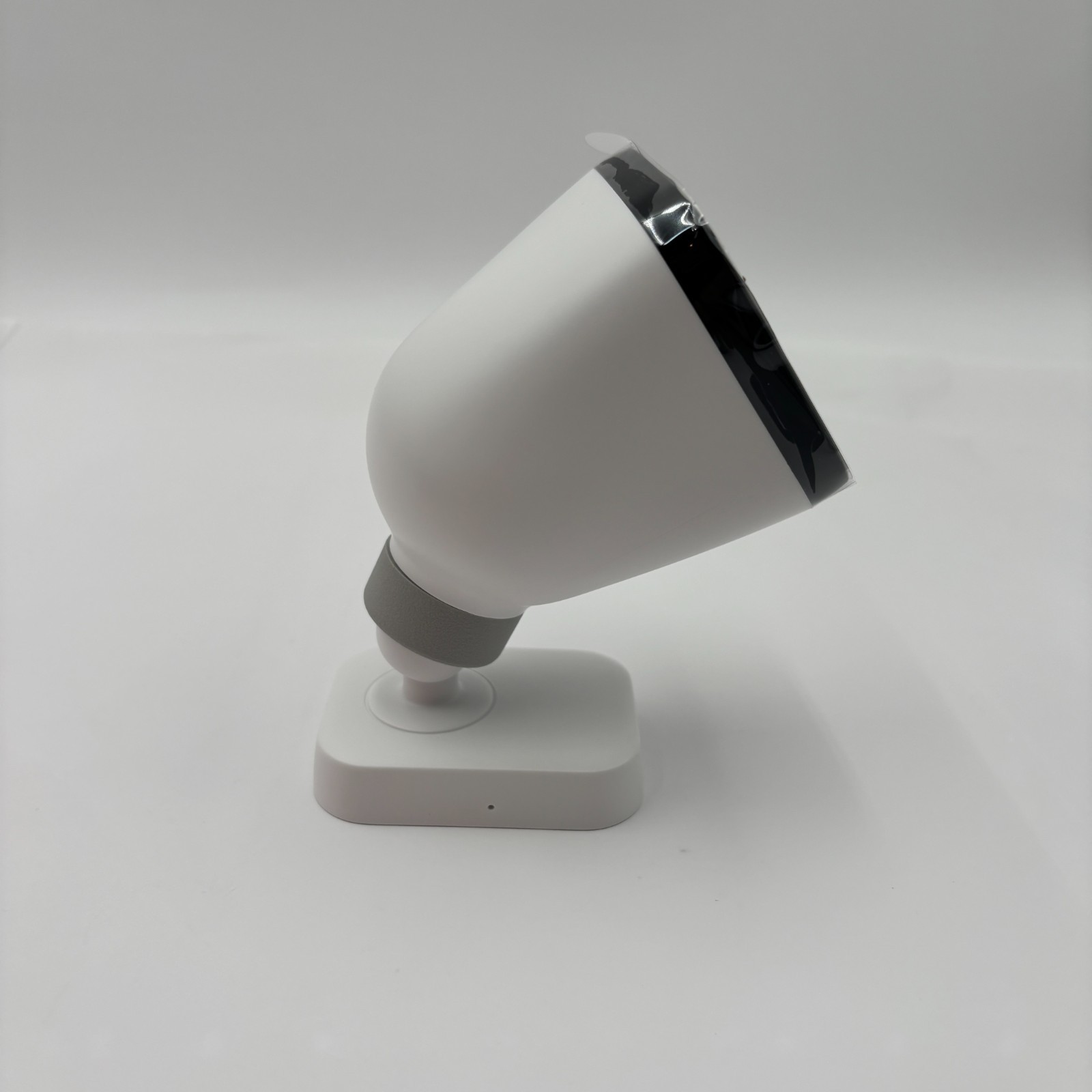 Vivint Outdoor Camera Pro – VS-ODC300 Gen 1 White – WiFi – NEW IN BOX -Ship Free