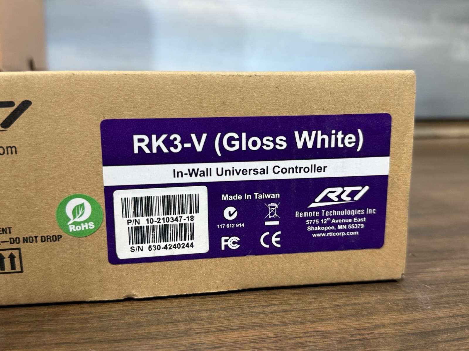RTi RK3-V RKV3 In Wall Universal Touchscreen Controller Gloss White (PRICE FOR 1