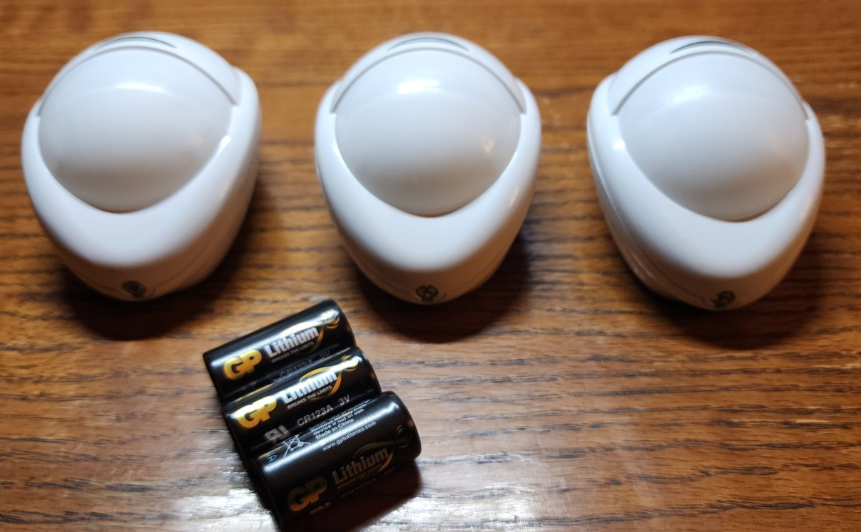 3 Visonic MODEL: Next K9-85 SMA 2.4ghz wireless motion detectors