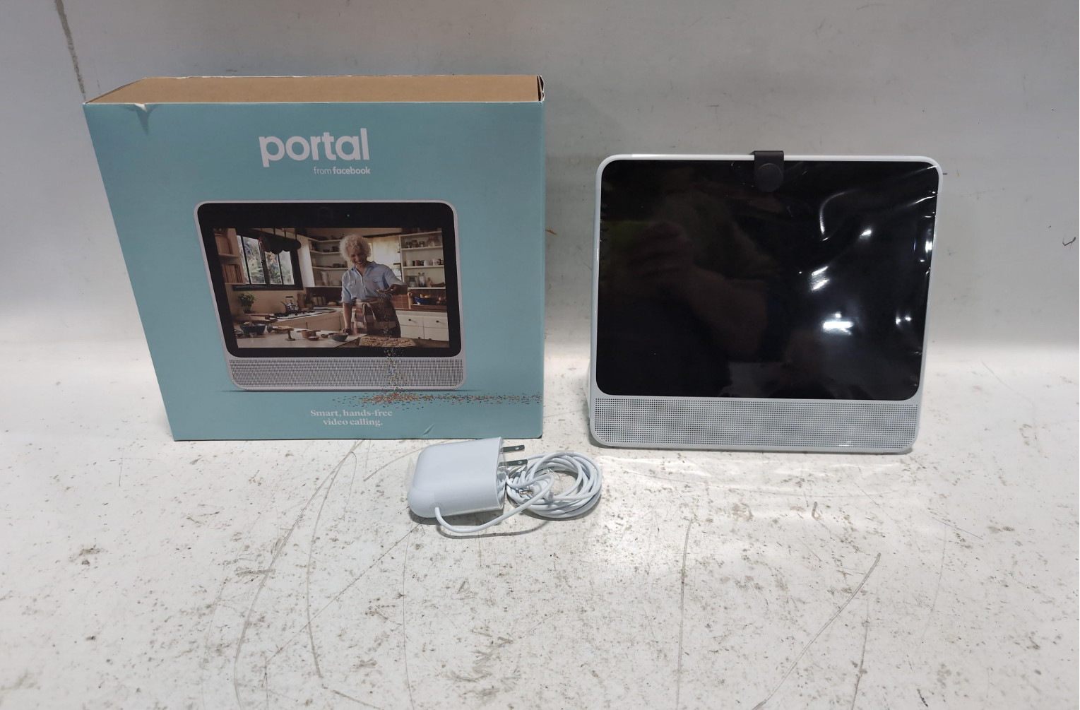 Facebook Portal Model B81AO1WUS Smart Hands-Free Video Calling/2018 New Open Box
