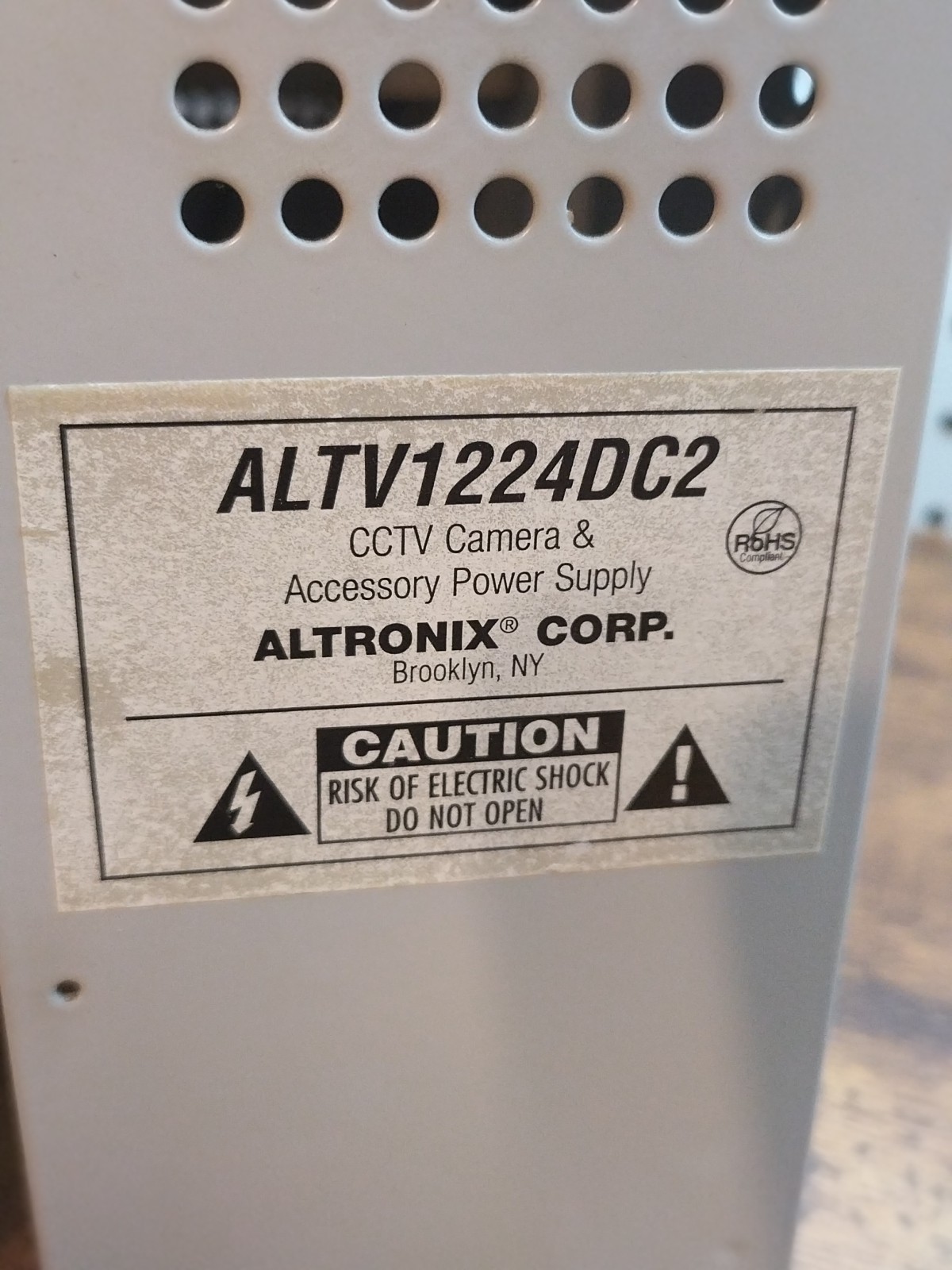 Altronix ALTV1224DC2 CCTV Power Supply 16 Fused Outputs Locking Enclosure 12/24V