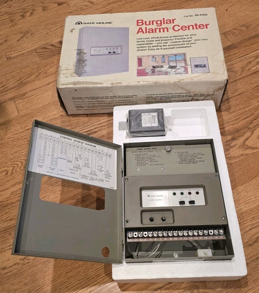 NOS Safe House Burglar Fire Alarm Center Cabinet 49-450A Radio Shack NEW