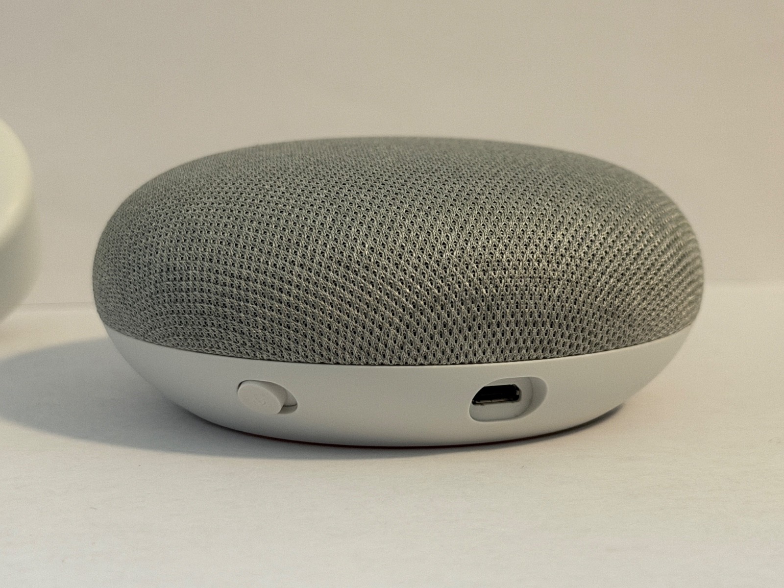 Google Nest Home Mini 1st Generation H0A Smart Assistant Speaker & Power Cord