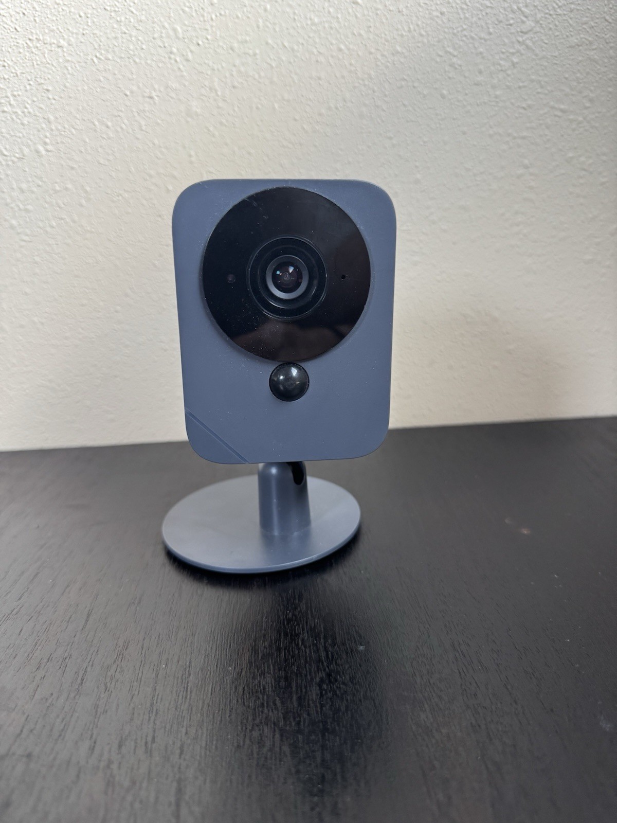ADT SCE2R0-29 Wireless Outdoor Surveillance Security Camera Untested No Charger