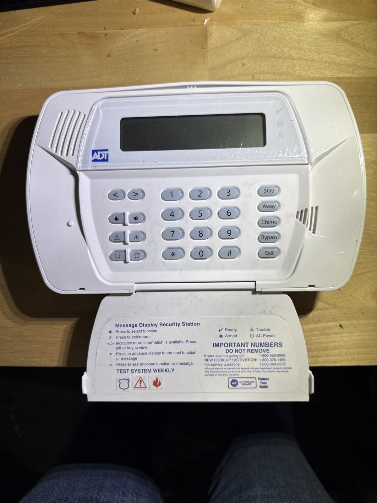 DSC ADT LTE Cellular Wireless Alarm Communicator Keypad Panel LE2077 w/ sensor