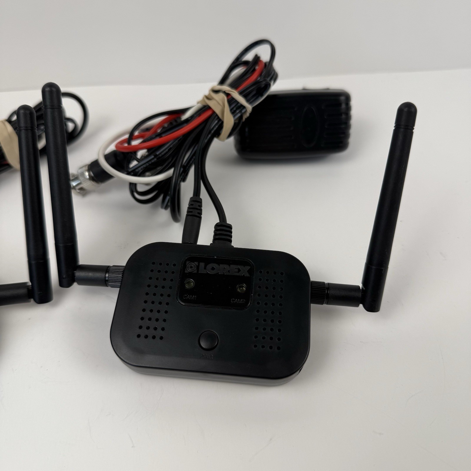 Lorex WL2232 Wireless 2 Channel Mpeg4 Receiver, 2 Pieces w/Cables and Adaptors