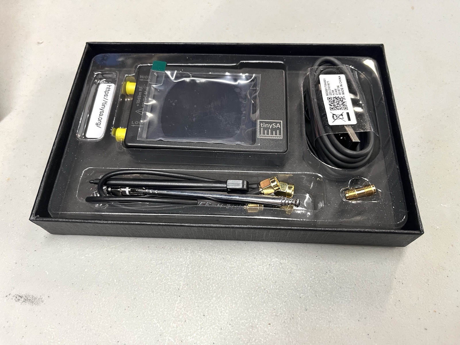 2.8in Display 100kHz to960MHz Hand held Tiny Spectrum Analyzer with ESD Proteced