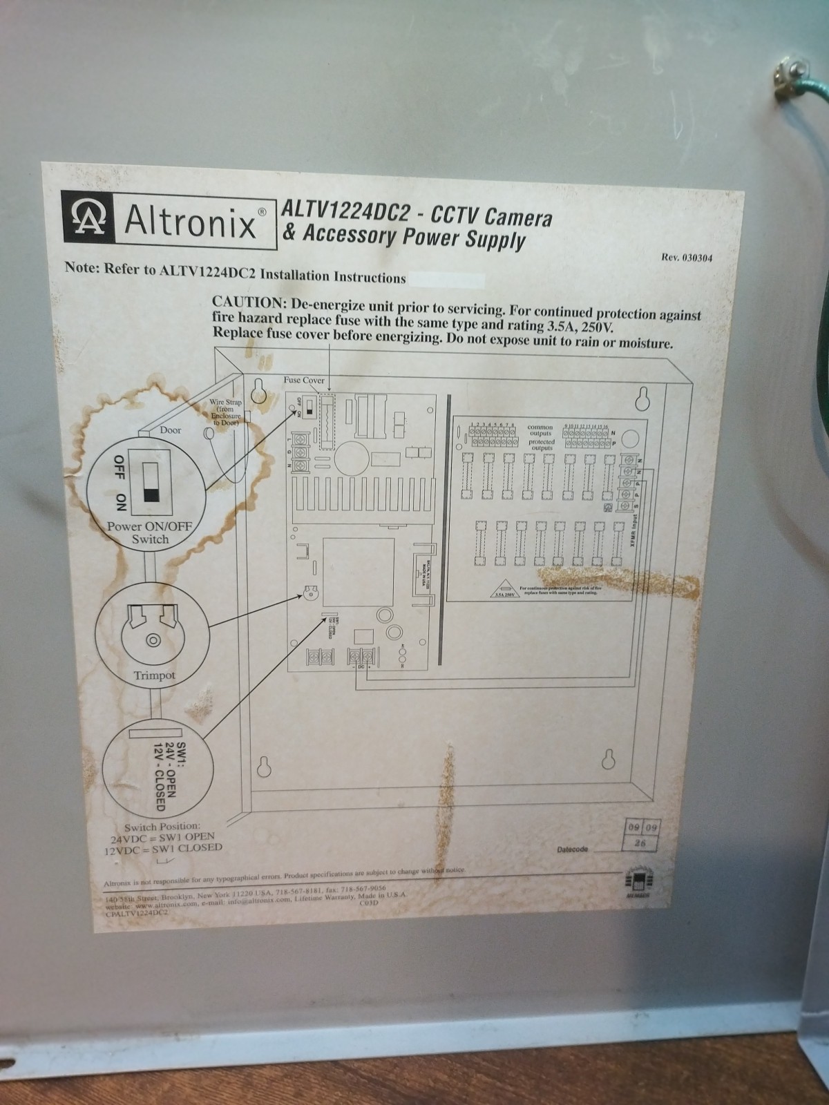 Altronix ALTV1224DC2 CCTV Power Supply 16 Fused Outputs Locking Enclosure 12/24V
