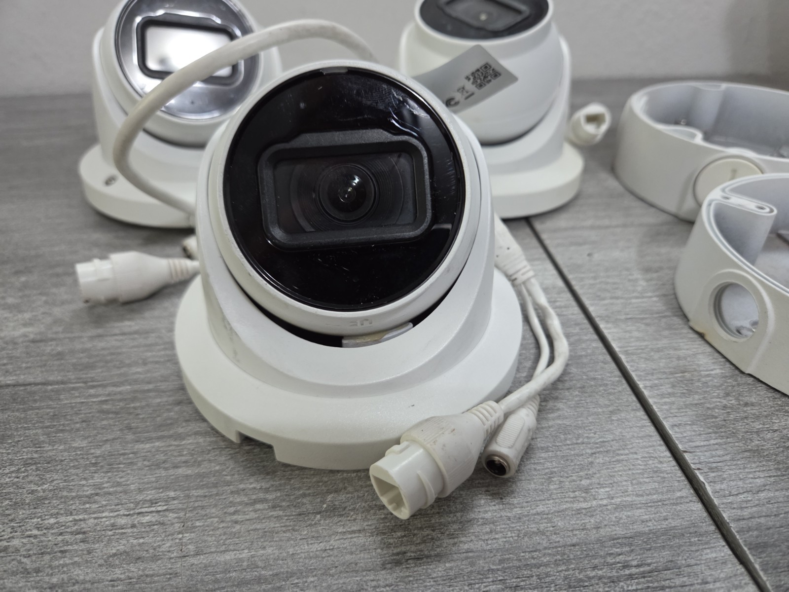 Lot of 3 Turret IP Camera 4MP 2.8mm – HNC3IV341TM-IRAS/28 Incomplete Untested