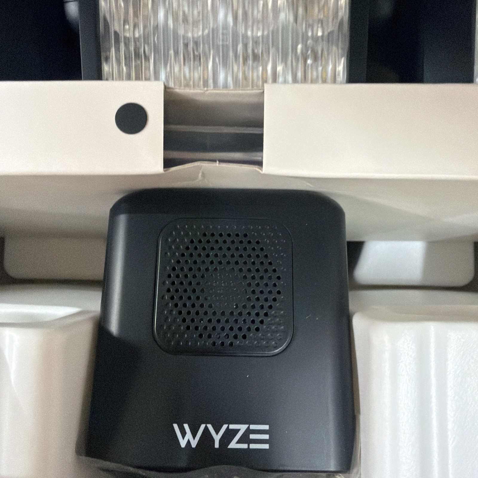 Wyze Cam Floodlight Pro, 3000 Lumen LEDs, 180° Wide View 2K HD Outdoor BLACK