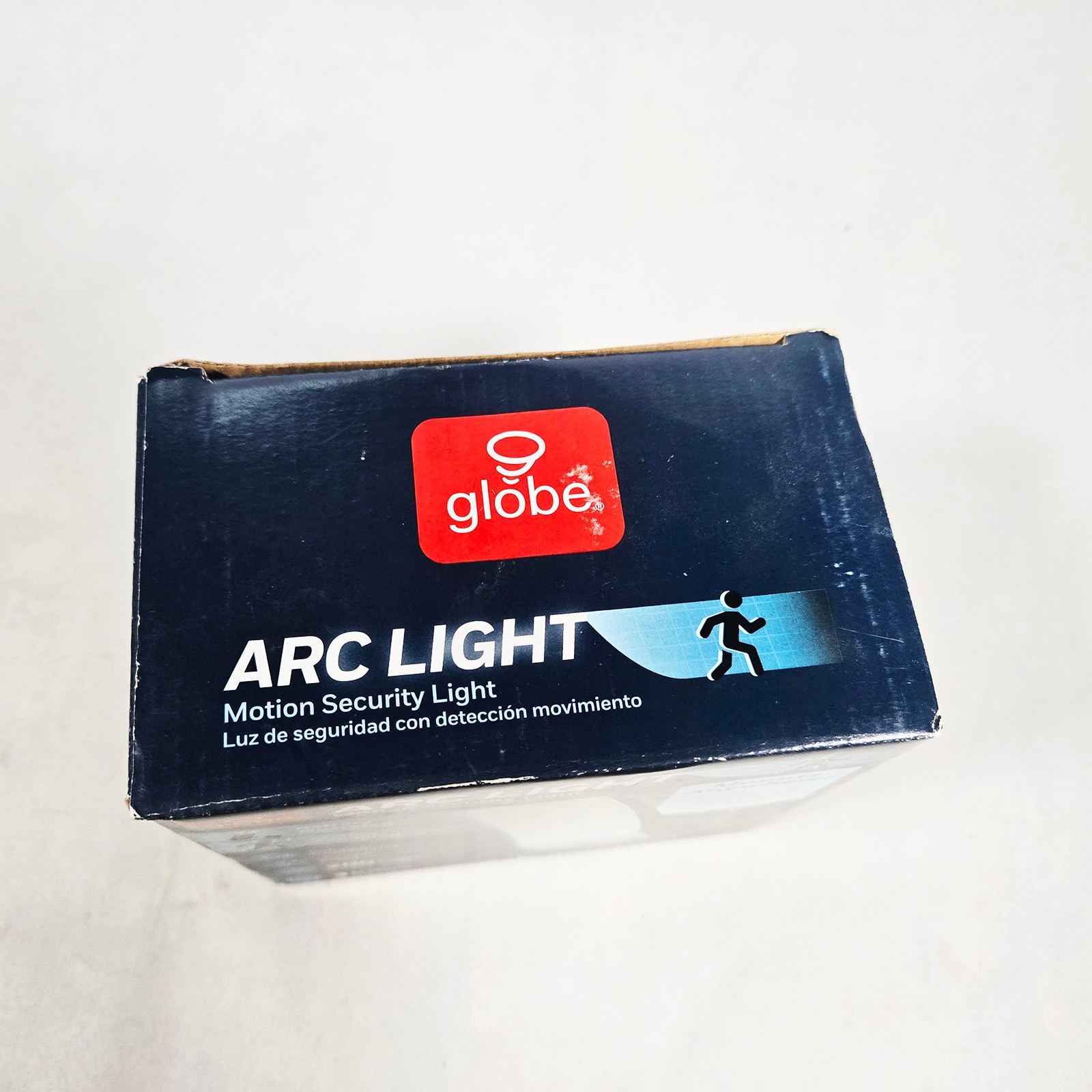 Globe ARC Light Motion Activated Sensor Security 3 AA Batteries 200 Lumens NIB
