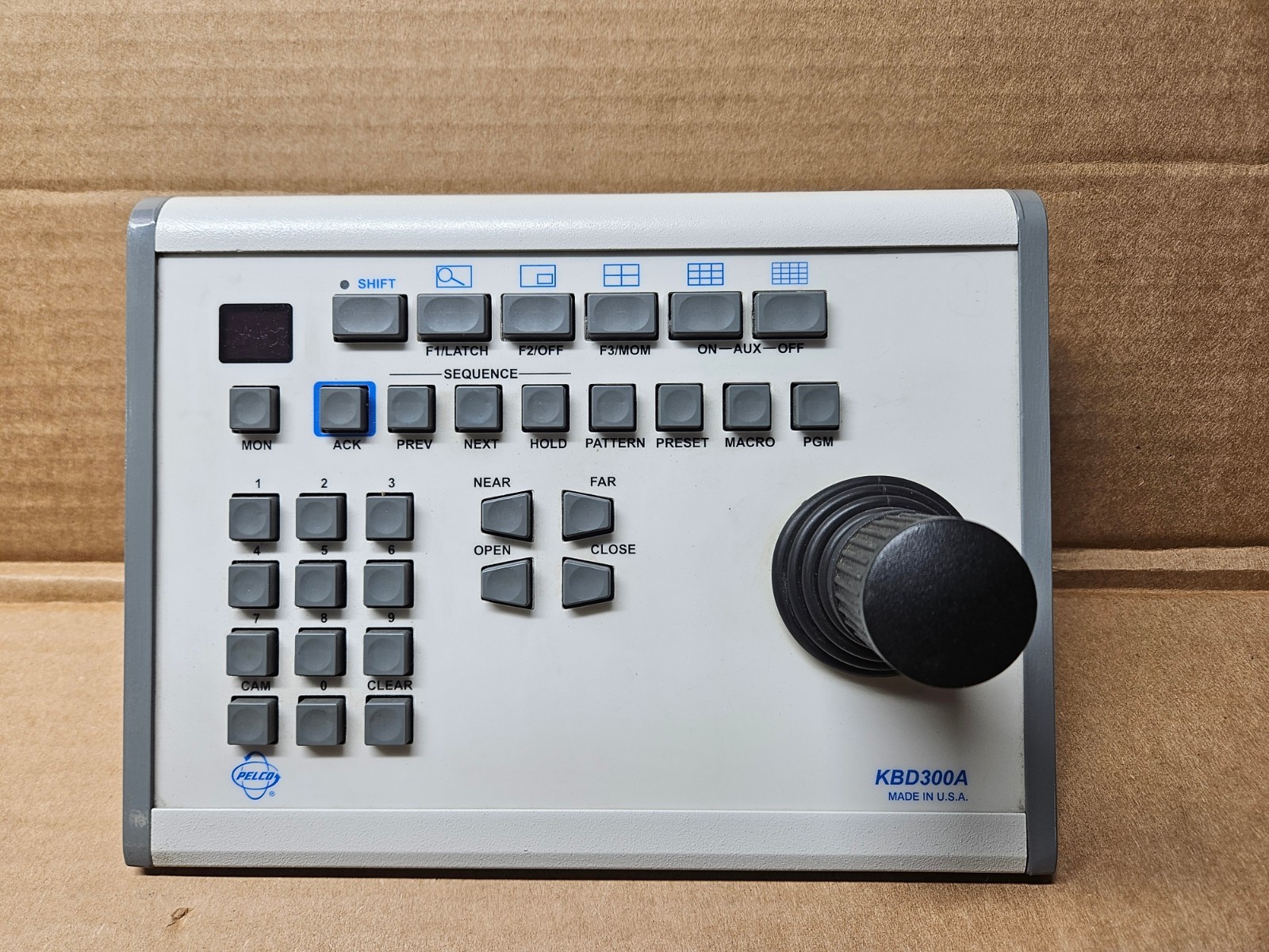 PELCO KBD300A INDUSTRIAL UNIVERSAL JOYSTICK CONTROLLER KEYBOARD 1.5W 12V 50/60H