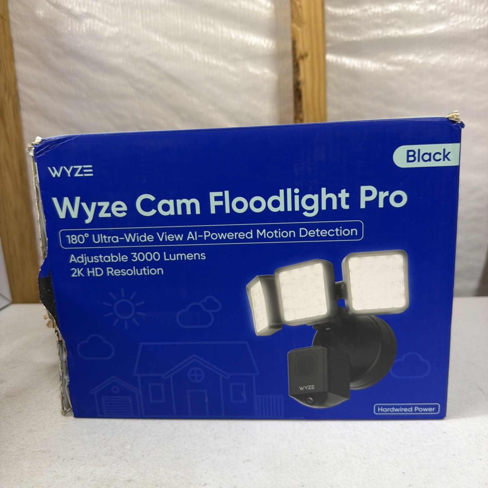 Wyze Cam Floodlight Pro, 3000 Lumen LEDs, 180° Wide View 2K HD Outdoor BLACK