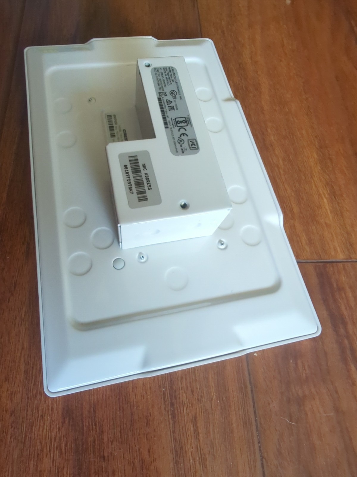 Crestron TSW-760-W-S 7″ Capacitive Touch Screen Display (White) + Tabletop Mount